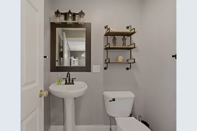 5239 N Main St #18, Fall River, MA 02720 - Photo 7