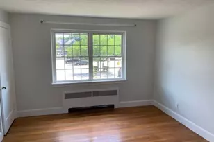 577 Hammond St, Brookline, MA 02467 - Photo 9