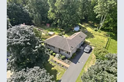 37 Squirrel Rd, Springfield, MA 01108 - Photo 3