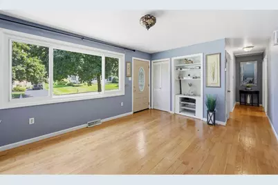 37 Squirrel Rd, Springfield, MA 01108 - Photo 7