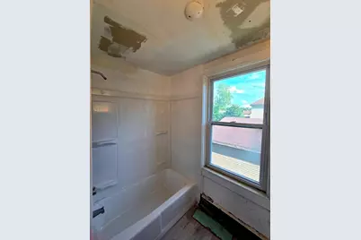 32 Westminister St, Pittsfield, MA 01201 - Photo 11