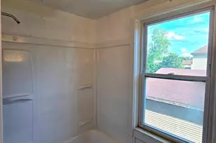 32 Westminister St, Pittsfield, MA 01201 - Photo 11