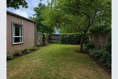 8 Locke St, Cambridge, MA 02140 - Photo 17