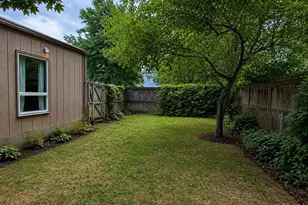 8 Locke St, Cambridge, MA 02140 - Photo 17