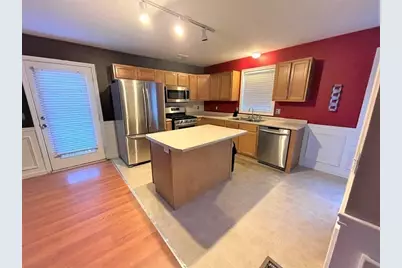 318 Crescent St #B, Fall River, MA 02720 - Photo 3