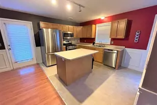 318 Crescent St, Fall River, MA 02720 - Photo 3