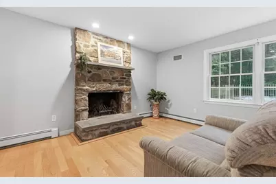 10 Buckhill Rd, Northborough, MA 01532 - Photo 9