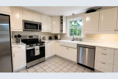 84 Harlow Dr., Amherst, MA 01002 - Photo 9
