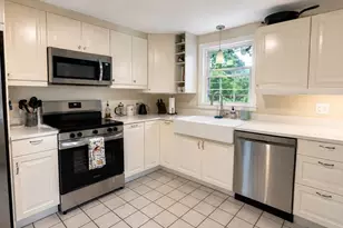 84 Harlow Dr, Amherst, MA 01002 - Photo 9