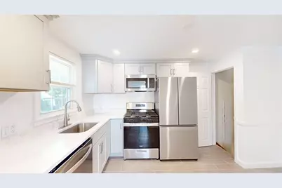 38 Nash St #38, Watertown, MA 02472 - Photo 3