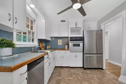25 Gray Ter, Bedford, MA 01730 - Photo 17