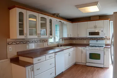 571 Mill St, Agawam, MA 01030 - Photo 7