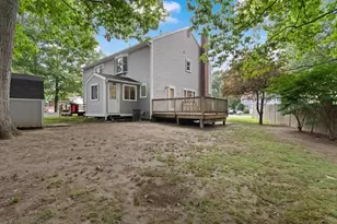 19 Riverbank Cir, Haverhill, MA 01835 - Photo 5