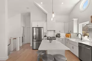 40A Thurston Point Rd, Gloucester, MA 01930 - Photo 3