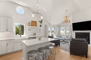 40A Thurston Point Rd, Gloucester, MA 01930 - Photo 5