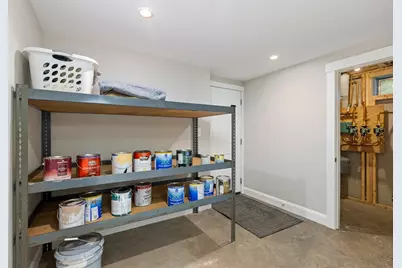 15 Amesbury St, Haverhill, MA 01830 - Photo 27