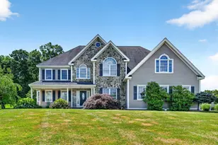 21 Ashwood Cir, Shrewsbury, MA 01545 - Photo 1