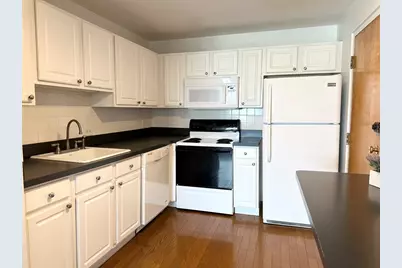 326 Broadway #15, Somerville, MA 02145 - Photo 3