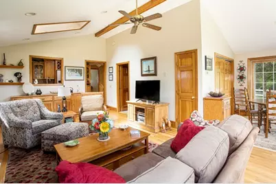 70 Longview Drive, Dartmouth, MA 02747 - Photo 9