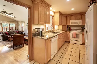 70 Longview Drive, Dartmouth, MA 02747 - Photo 13