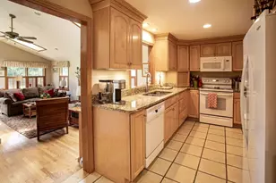 70 Longview Dr, Dartmouth, MA 02747 - Photo 13