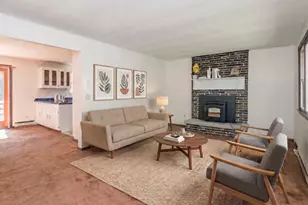 77 Grantwood Dr, Amherst, MA 01002 - Photo 5