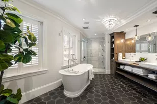 6 W Hill Pl, Boston, MA 02114 - Photo 9