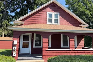 8 Elton St, Worcester, MA 01604 - Photo 3