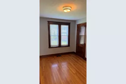 8 Elton St #1, Worcester, MA 01604 - Photo 11