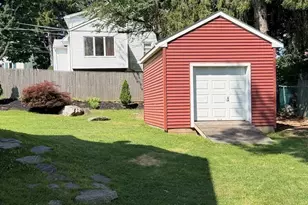 8 Elton St, Worcester, MA 01604 - Photo 27