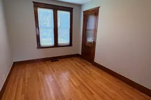 8 Elton St, Worcester, MA 01604 - Photo 9