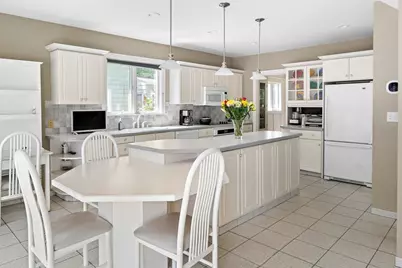 667 Salem St, Lynnfield, MA 01940 - Photo 9