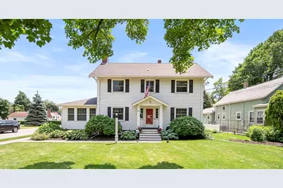 667 Salem St, Lynnfield, MA 01940 - Photo 1