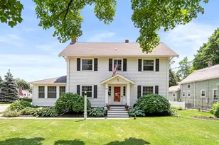 667 Salem St, Lynnfield, MA 01940 - Photo 1