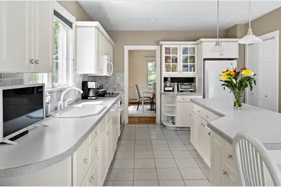 667 Salem St, Lynnfield, MA 01940 - Photo 11