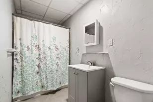 70 Russell St, Worcester, MA 01609 - Photo 9