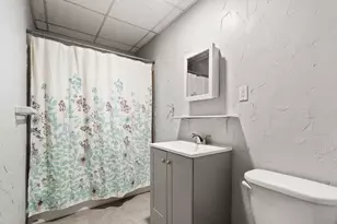 70 Russell St, Worcester, MA 01609 - Photo 9