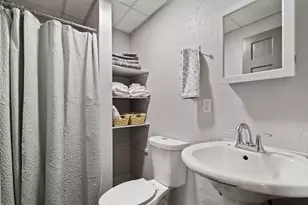70 Russell St, Worcester, MA 01609 - Photo 13