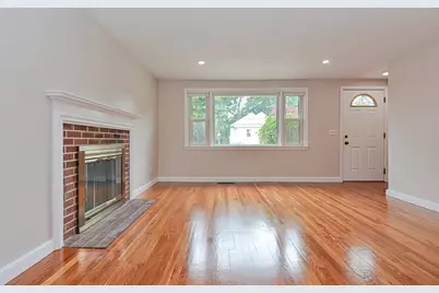 4 Edgemont Ave, Reading, MA 01867 - Photo 7