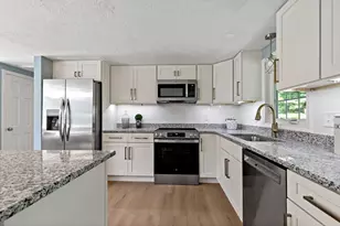 34 Surrey Dr, Plymouth, MA 02360 - Photo 15