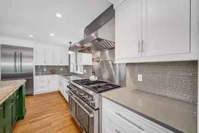 18 Ocean Ave, Newburyport, MA 01950 - Photo 5