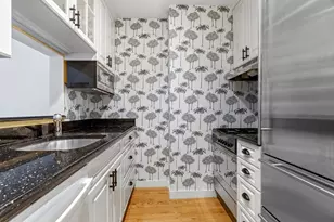 302 Commonwealth Ave, Boston, MA 02115 - Photo 7