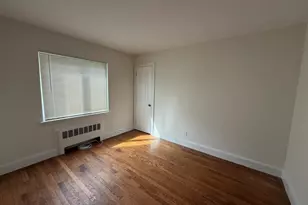28 Sparrow St, Boston, MA 02132 - Photo 11