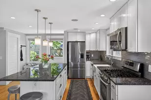 7 Conant St, Provincetown, MA 02657 - Photo 5