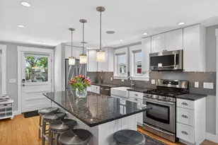 7 Conant St, Provincetown, MA 02657 - Photo 5