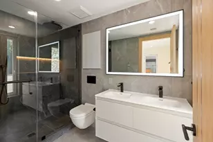 388 Washington St, Quincy, MA 02169 - Photo 15