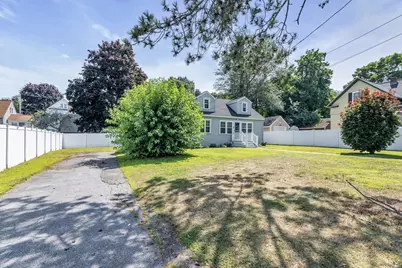 90 Gilbert St, Lawrence, MA 01843 - Photo 5