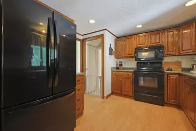 4 Loring St, Auburn, MA 01501 - Photo 11