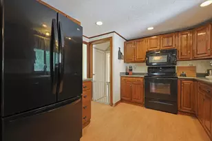 4 Loring St, Auburn, MA 01501 - Photo 11