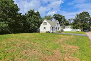 4 Loring St, Auburn, MA 01501 - Photo 3